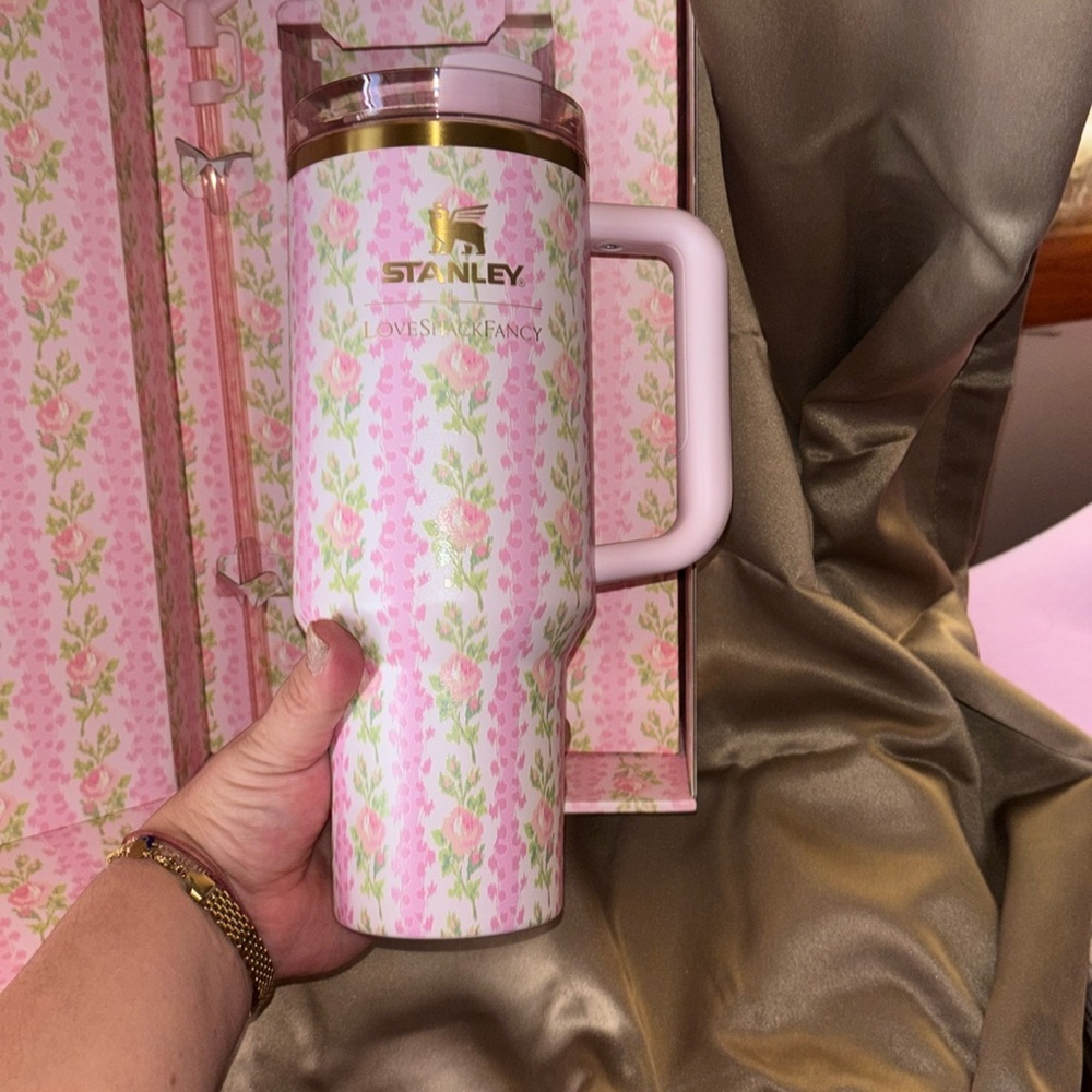Love Shack FancyQuencher 40oz In Gift Box - New Cup W/ Straw &Lids